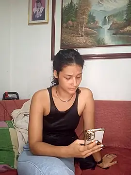 Snapshot of talula_ chatting on July 9, 3:32 am talula online show from July 9, 3:32 am