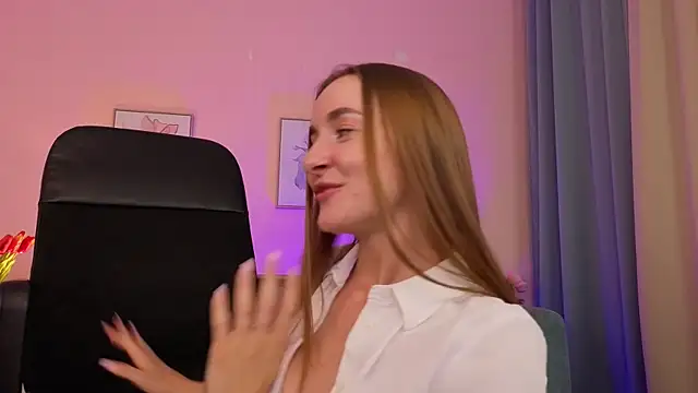 IrisBloomm online show from July 25, 8:17 pm