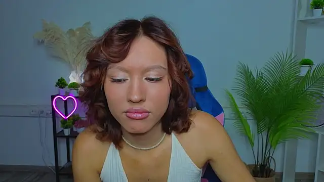 JazlynPlant online show from August 2, 10:25 am