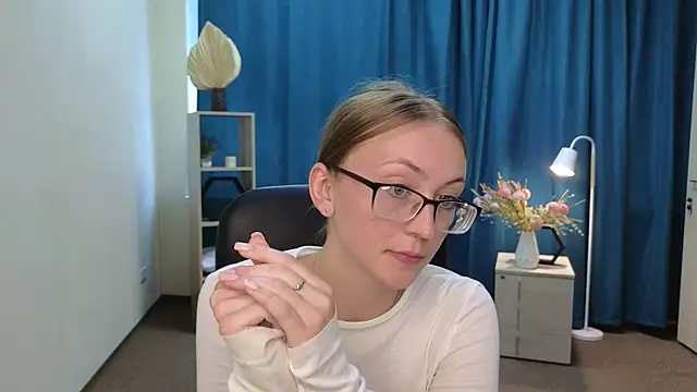 AlonaGolembeski online show from July 13, 5:43 am