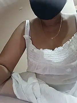 Snapshot of Nila_tamil36 chatting on July 20, 5:59 pm Nila tamil36 online show from July 20, 5:59 pm