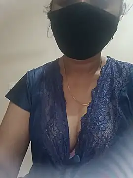 Snapshot of Nila_tamil36 chatting on August 3, 1:48 am Nila tamil36 online show from August 3, 1:48 am