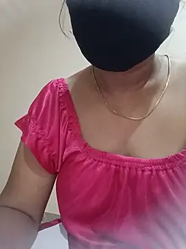 Snapshot of Nila_tamil36 chatting on August 4, 5:21 am Nila tamil36 online show from August 4, 5:21 am