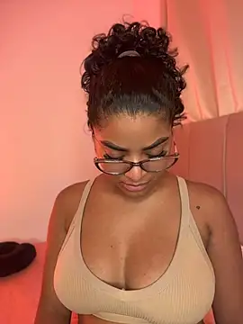Snapshot of karlitamonroe chatting on July 19, 3:21 am karlitamonroe online show from July 19, 3:21 am