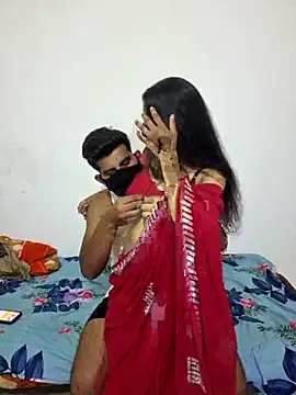 Snapshot of Indian_hot_couple_001 chatting on July 14, 6:46 pm Indian hot couple 001 online show from July 14, 6:46 pm