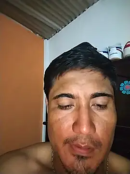 Snapshot of Ernestosc chatting on July 25, 5:27 am Ernestosc online show from July 25, 5:27 am