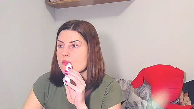 alisenties online show from March 13, 4:45 pm