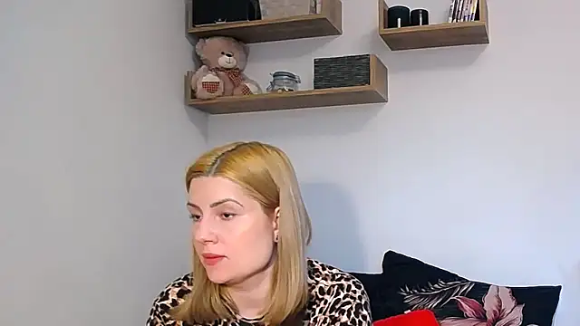 alisenties online show from March 11, 2:56 pm