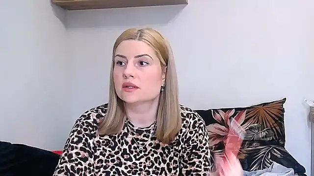 alisenties online show from April 5, 3:53 pm