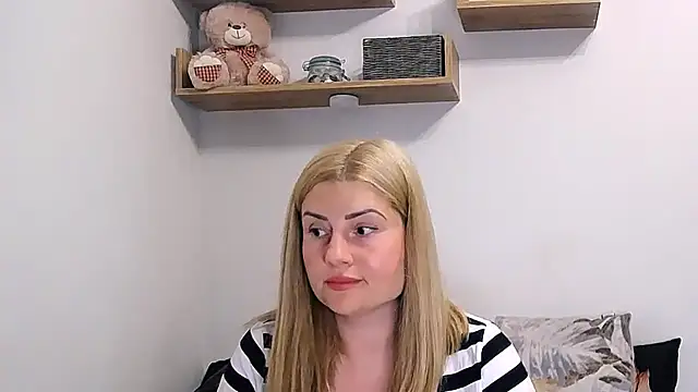 alisenties online show from July 12, 3:14 pm