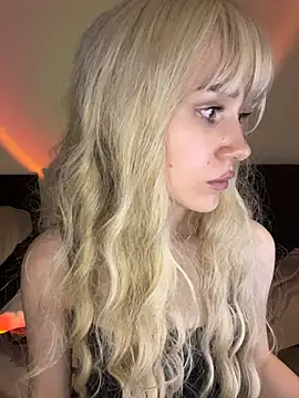 Snapshot of Charlotte_Pretty chatting on July 16, 4:57 pm Charlotte Pretty online show from July 16, 4:57 pm