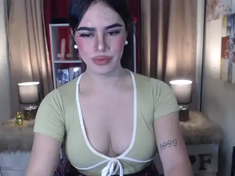 Snapshot of TsAnneNathalie chatting on July 18, 8:51 am TsAnneNathalie online show from July 18, 8:51 am