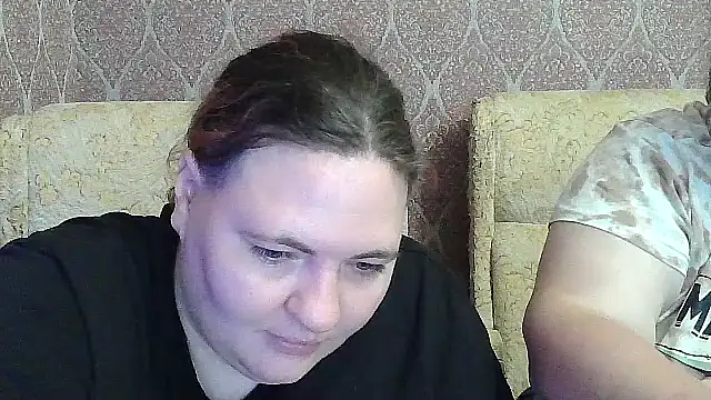Snapshot of AlbertaAndSharon chatting on July 14, 6:02 pm AlbertaAndSharon online show from July 14, 6:02 pm