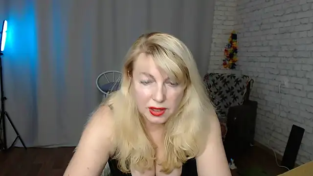 Snapshot of Samantha_Si chatting on December 14, 5:14 pm Samantha Si online show from December 14, 5:14 pm