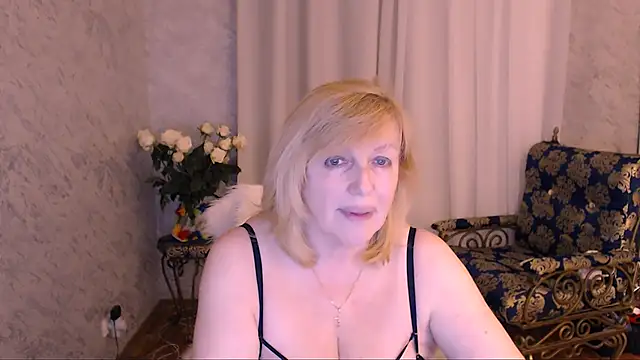 Snapshot of Samantha_Si chatting on April 30, 10:36 pm Samantha Si online show from April 30, 10:36 pm