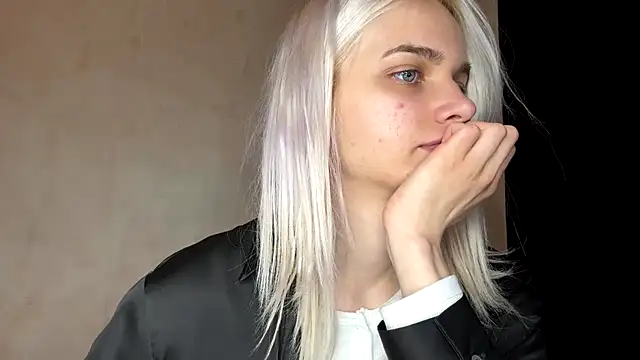 Snapshot of CaliScott_ chatting on July 17, 9:05 am CaliScott online show from July 17, 9:05 am