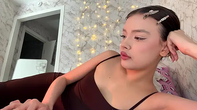 Snapshot of JenniferJenny_ chatting on July 15, 11:48 am JenniferJenny online show from July 15, 11:48 am