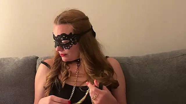 Wilde-Fuechsin online show from July 25, 7:55 pm