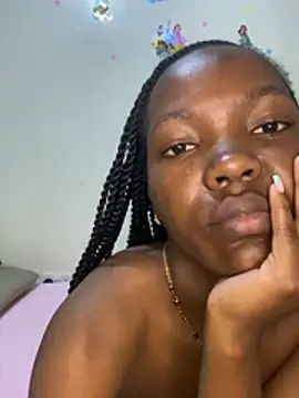 Snapshot of Sexyie_Berb chatting on July 15, 11:59 am Sexyie Berb online show from July 15, 11:59 am