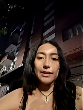 Snapshot of Evelyn_outdoors chatting on July 17, 4:19 am Evelyn outdoors online show from July 17, 4:19 am