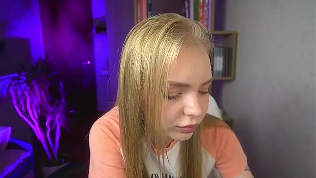 Emilyemmi online show from July 24, 8:51 pm