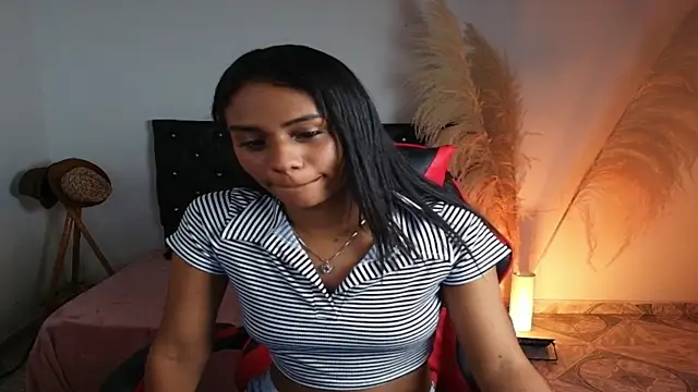 Snapshot of Alice_lux_ chatting on July 20, 1:13 pm Alice lux online show from July 20, 1:13 pm