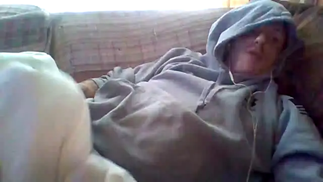 Snapshot of ACEYDUB22 chatting on August 3, 1:38 pm ACEYDUB22 online show from August 3, 1:38 pm