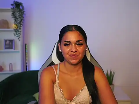 NissKate18 online show from July 19, 1:04 pm
