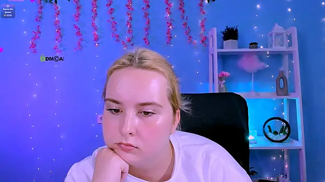Snapshot of linda_lynx chatting on July 23, 11:52 am linda lynx online show from July 23, 11:52 am