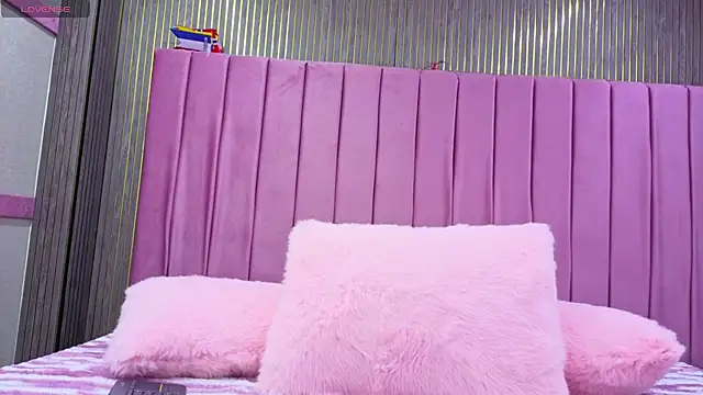 Sofia Messy- online show from July 17, 4:08 am