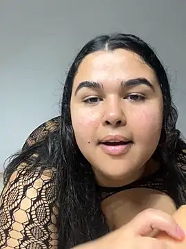 Snapshot of isaamach chatting on August 3, 5:49 pm isaamach online show from August 3, 5:49 pm