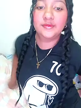 Snapshot of Luna_Dorada chatting on July 23, 10:19 pm Luna Dorada online show from July 23, 10:19 pm