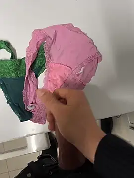 swissboy22 online show from December 18, 10:16 pm