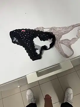 swissboy22 online show from March 9, 5:17 pm