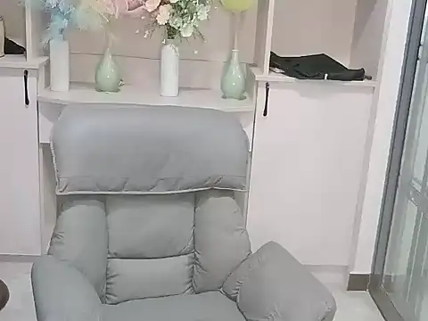 XIAxia00001 online show from July 24, 12:36 pm