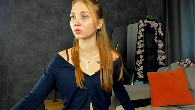 Snapshot of Princess__Lily chatting on August 3, 2:43 am Princess Lily online show from August 3, 2:43 am