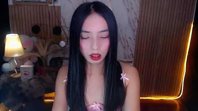 Snapshot of Trans_yvone chatting on July 22, 5:49 pm Trans yvone online show from July 22, 5:49 pm