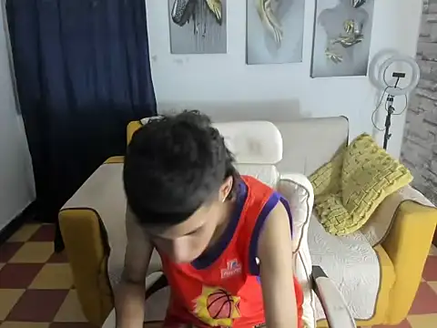 Snapshot of raul_silva chatting on July 23, 1:19 am raul silva online show from July 23, 1:19 am