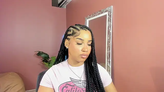 Snapshot of lilithlezcano chatting on July 25, 12:25 pm lilithlezcano online show from July 25, 12:25 pm