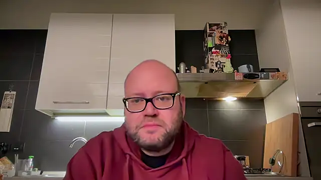 Snapshot of theitalianbear chatting on December 11, 4:20 pm theitalianbear online show from December 11, 4:20 pm