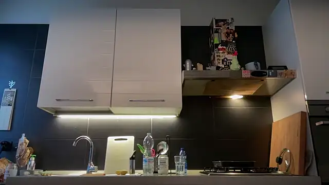 Snapshot of theitalianbear chatting on December 14, 6:56 am theitalianbear online show from December 14, 6:56 am