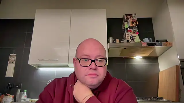 Snapshot of theitalianbear chatting on December 20, 6:56 pm theitalianbear online show from December 20, 6:56 pm