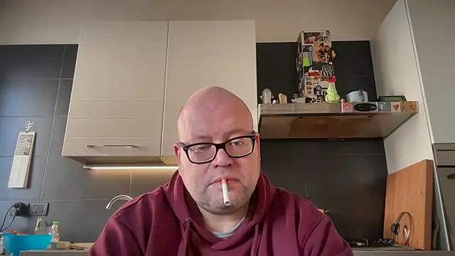 Snapshot of theitalianbear chatting on December 22, 1:22 pm theitalianbear online show from December 22, 1:22 pm