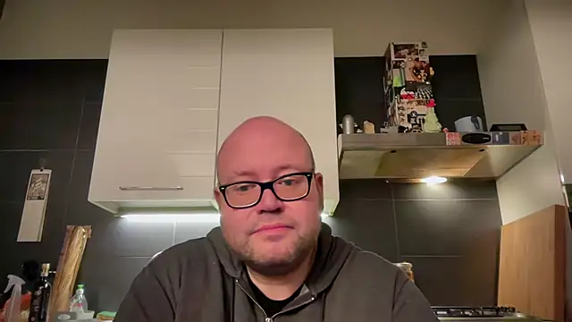 Snapshot of theitalianbear chatting on December 27, 4:32 pm theitalianbear online show from December 27, 4:32 pm