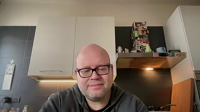 Snapshot of theitalianbear chatting on January 14, 12:56 pm theitalianbear online show from January 14, 12:56 pm