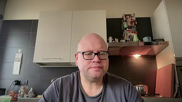 Snapshot of theitalianbear chatting on February 2, 11:51 am theitalianbear online show from February 2, 11:51 am