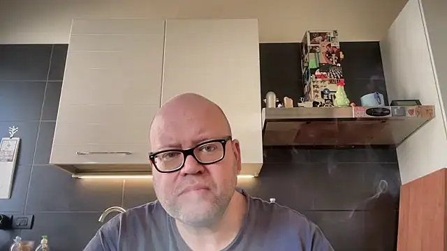 Snapshot of theitalianbear chatting on February 4, 11:05 am theitalianbear online show from February 4, 11:05 am