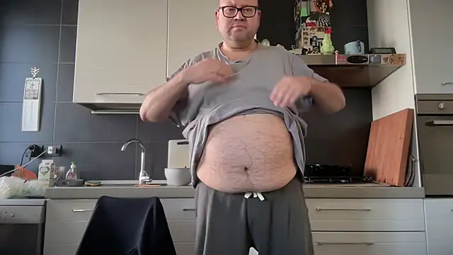 Snapshot of theitalianbear chatting on February 5, 11:34 am theitalianbear online show from February 5, 11:34 am