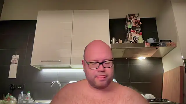 Snapshot of theitalianbear chatting on February 10, 5:41 pm theitalianbear online show from February 10, 5:41 pm