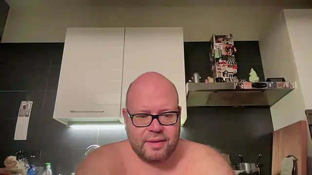 Snapshot of theitalianbear chatting on September 12, 4:01 am theitalianbear online show from September 12, 4:01 am